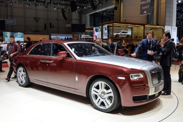 Ghost lusso contemporaneo firmato Rolls-Royce 02