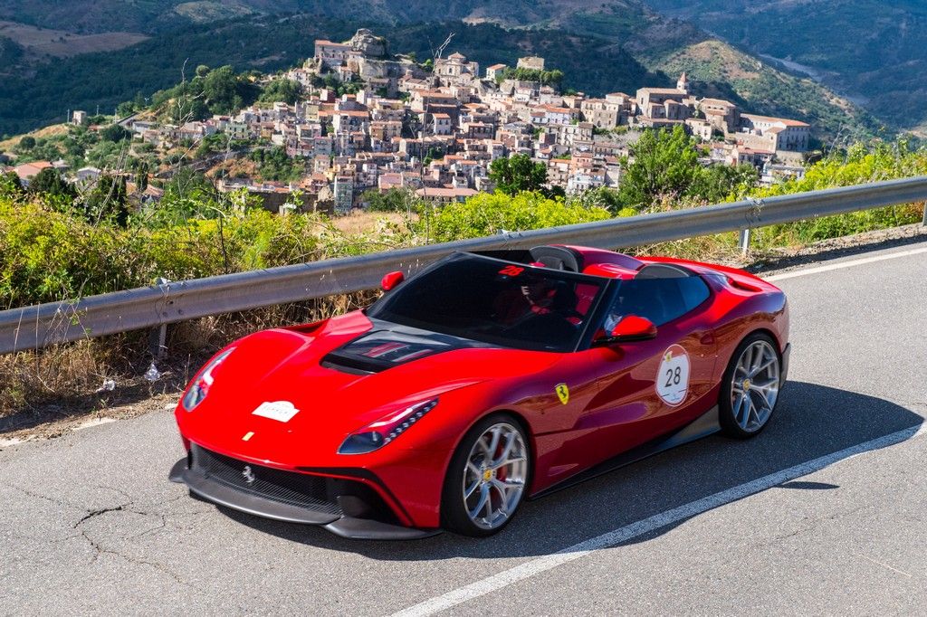 La F12 TRS alla Ferrari Cavalcade 2014 in Sicilia 