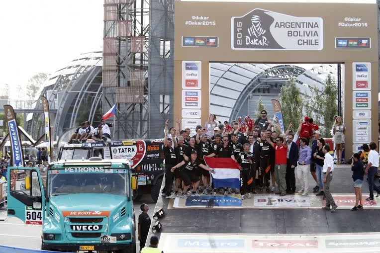 Il Team Petronas De Rooy Iveco nella Top 10 della Dakar 2015