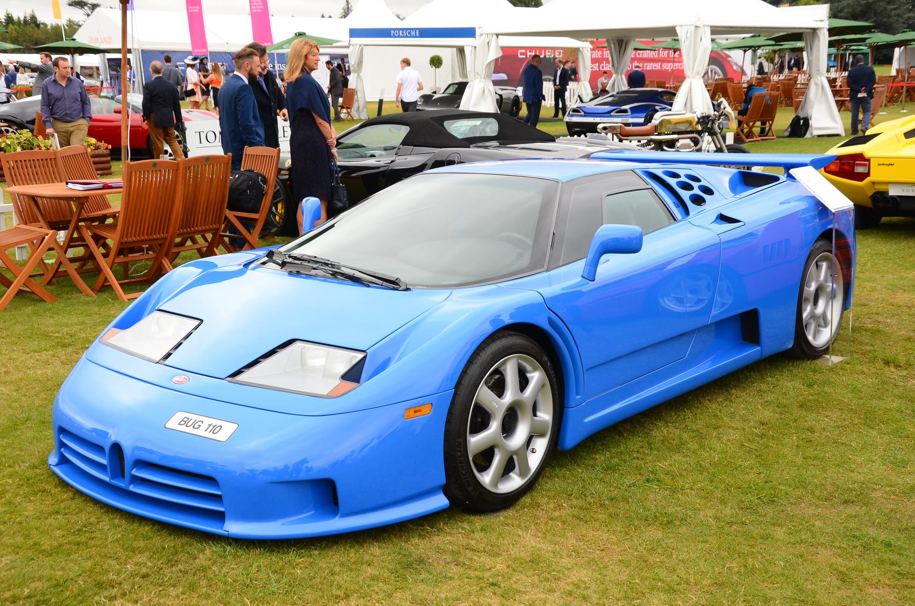 Bugatti EB110 blu